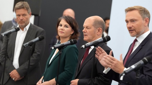 Wer kocht? Wer kellnert? Foto faz
